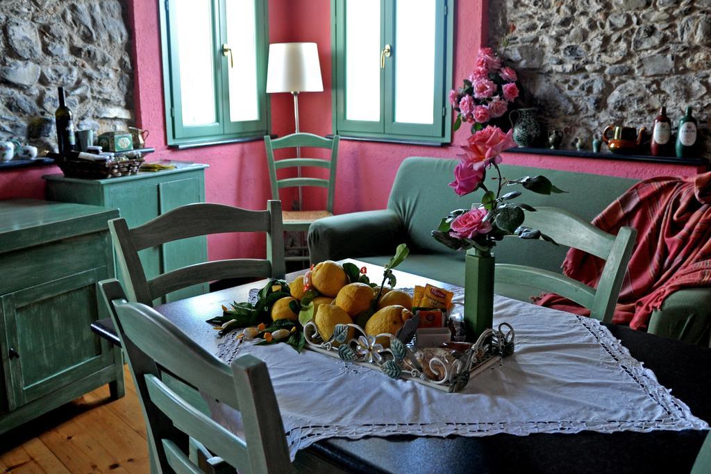 Ca Dei Conti Villa San Bartolomeo al Mare Szoba fotó
